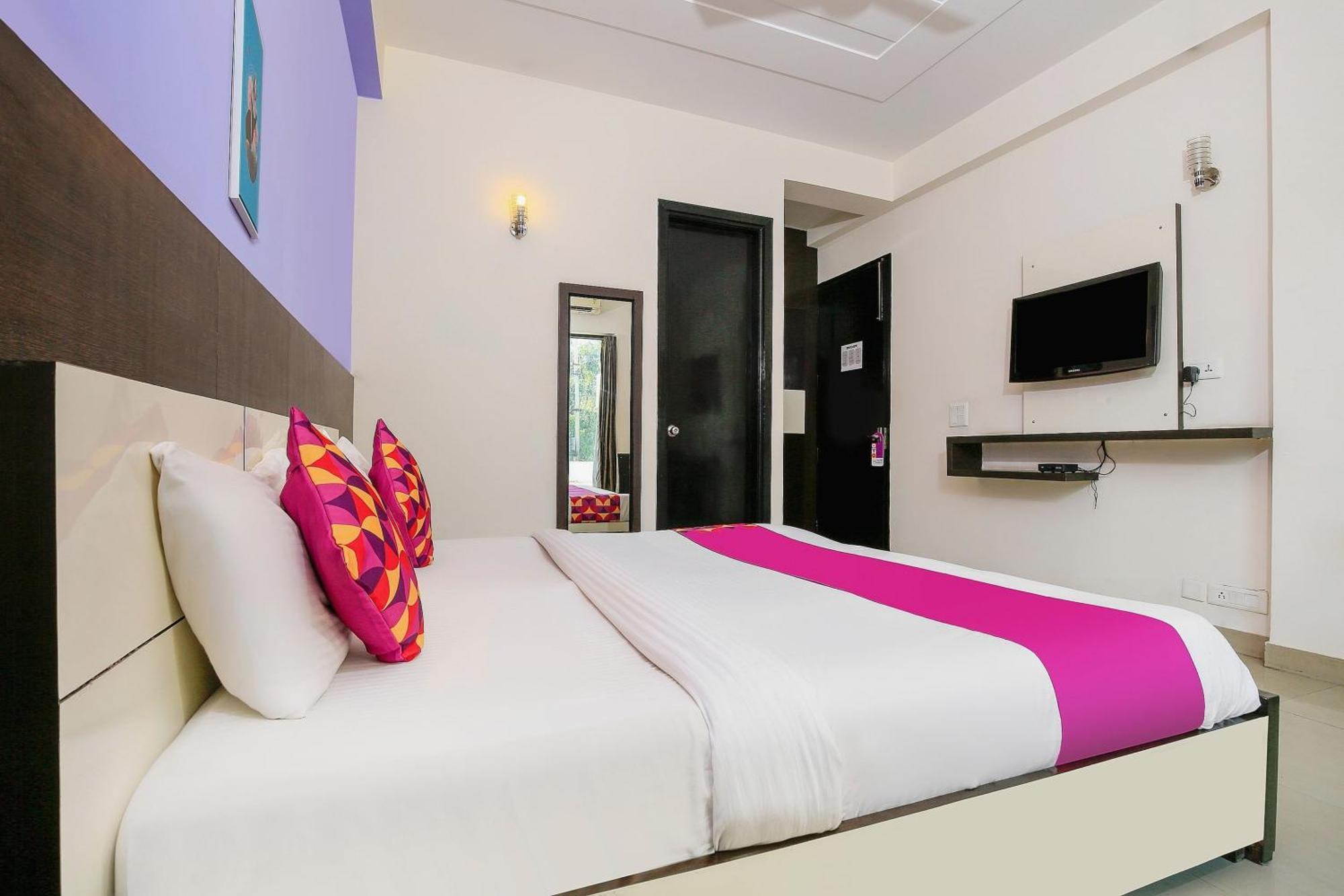 Hotel O Golf Stays Near Aravali Biodiversity Park Gurgaon Buitenkant foto
